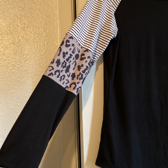 🌟 Long sleeve mixed print top 🌟 - Picture 5 of 6